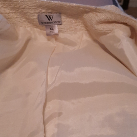 Ladies Jacket - Picture 3 of 4